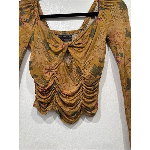 Urban Outfitter Floral Crop Top Size XS Long Sleeve Boho Festival Ruched Cut Out - Picture 2 of 9